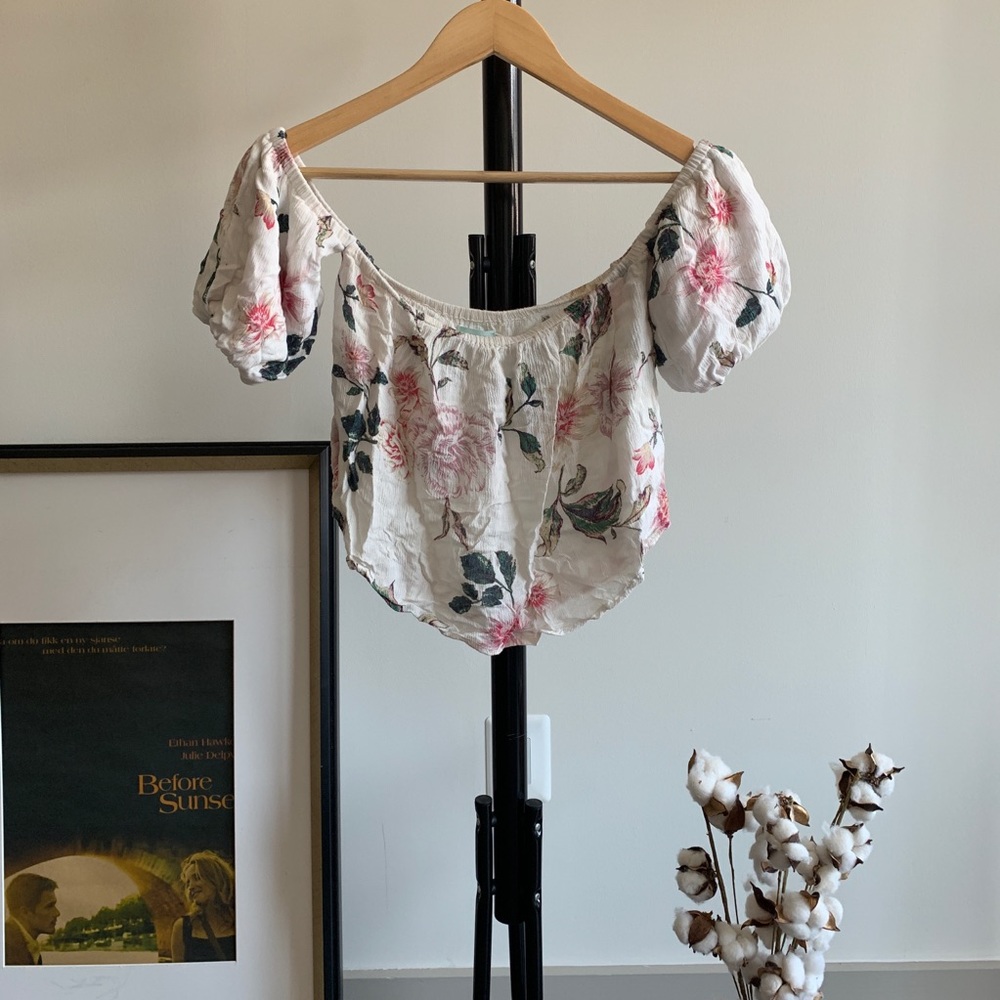 Cute flowery top